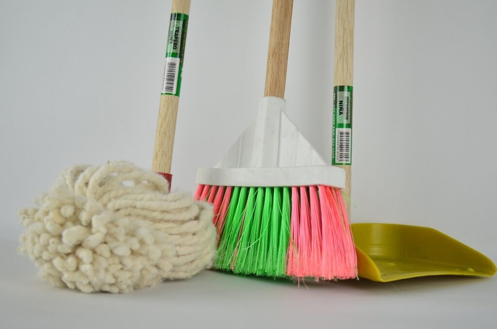 broom-1837434_1280-1024x678 Maintaining Hygiene In A Restaurant